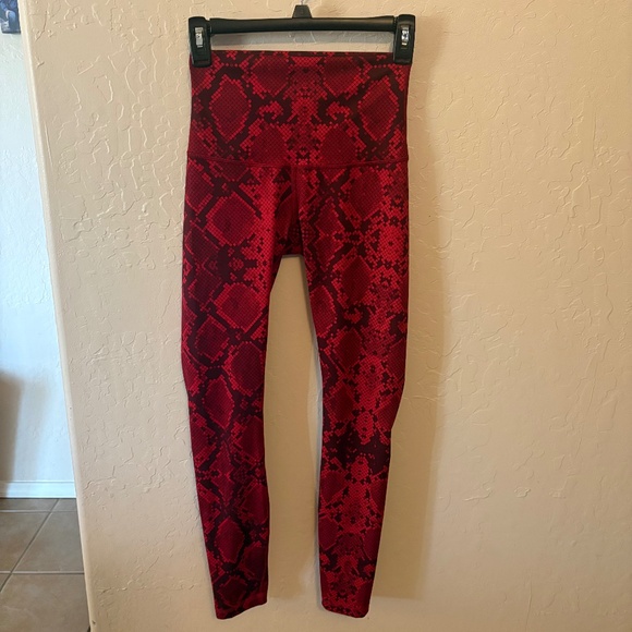 Lululemon Wunder Under Pant (Hi-Rise) *Full-On Luon Ziggy Snake Red Tide - Picture 1 of 6
